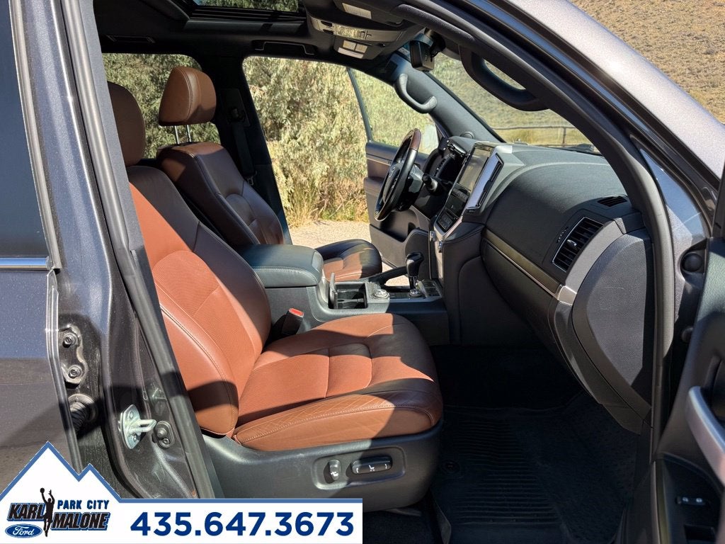 2018 Toyota Land Cruiser Base