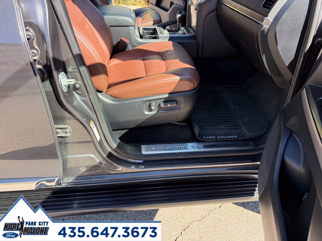 2018 Toyota Land Cruiser Base