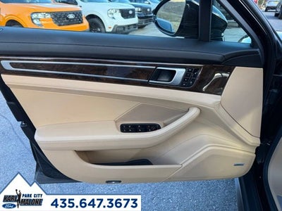 2018 Porsche Panamera 4