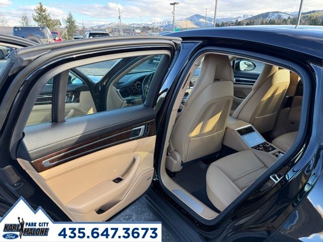 2018 Porsche Panamera 4