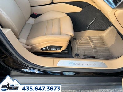 2018 Porsche Panamera 4