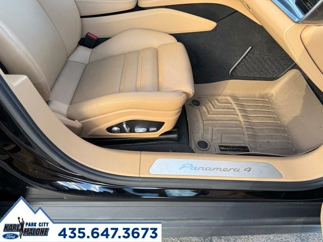 2018 Porsche Panamera 4