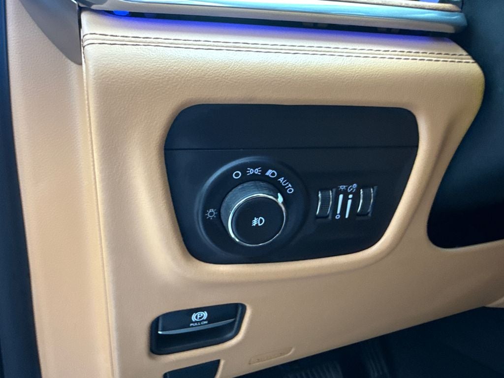 2022 Jeep Grand Cherokee Summit