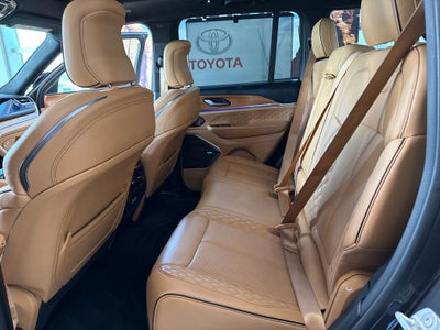 2022 Jeep Grand Cherokee Summit
