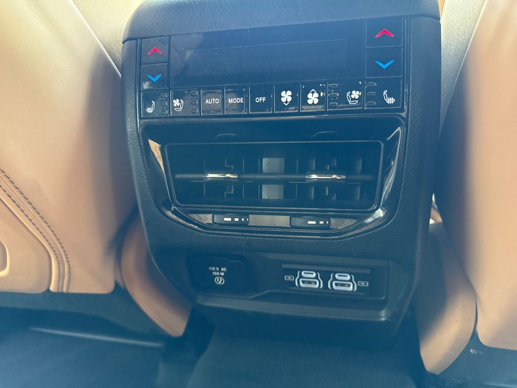 2022 Jeep Grand Cherokee Summit