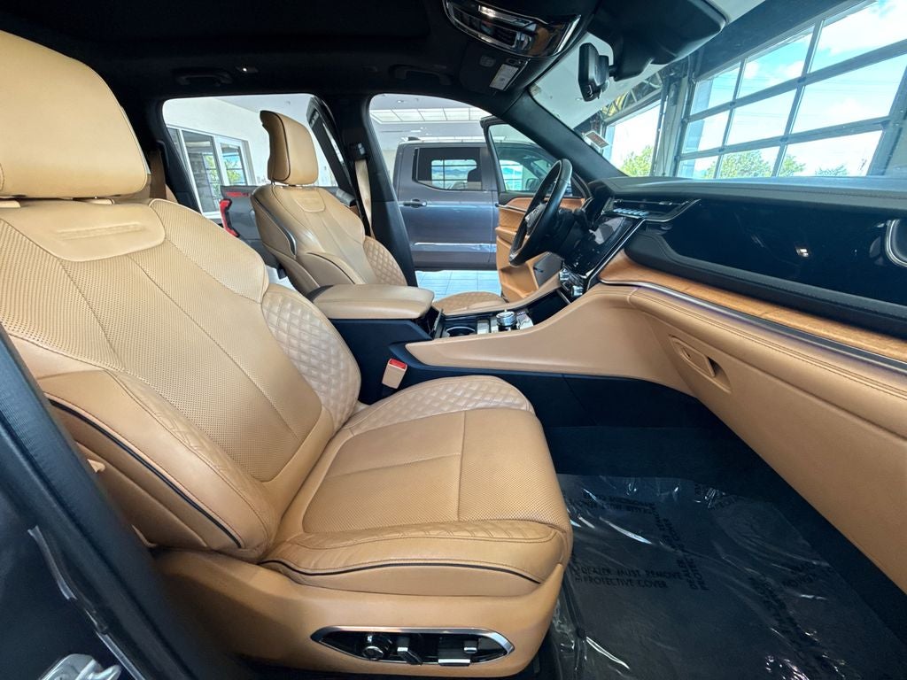 2022 Jeep Grand Cherokee Summit