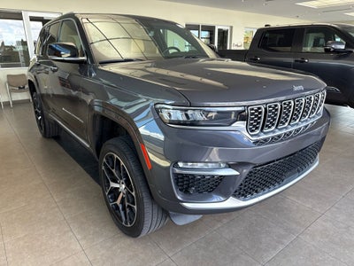 2022 Jeep Grand Cherokee Summit