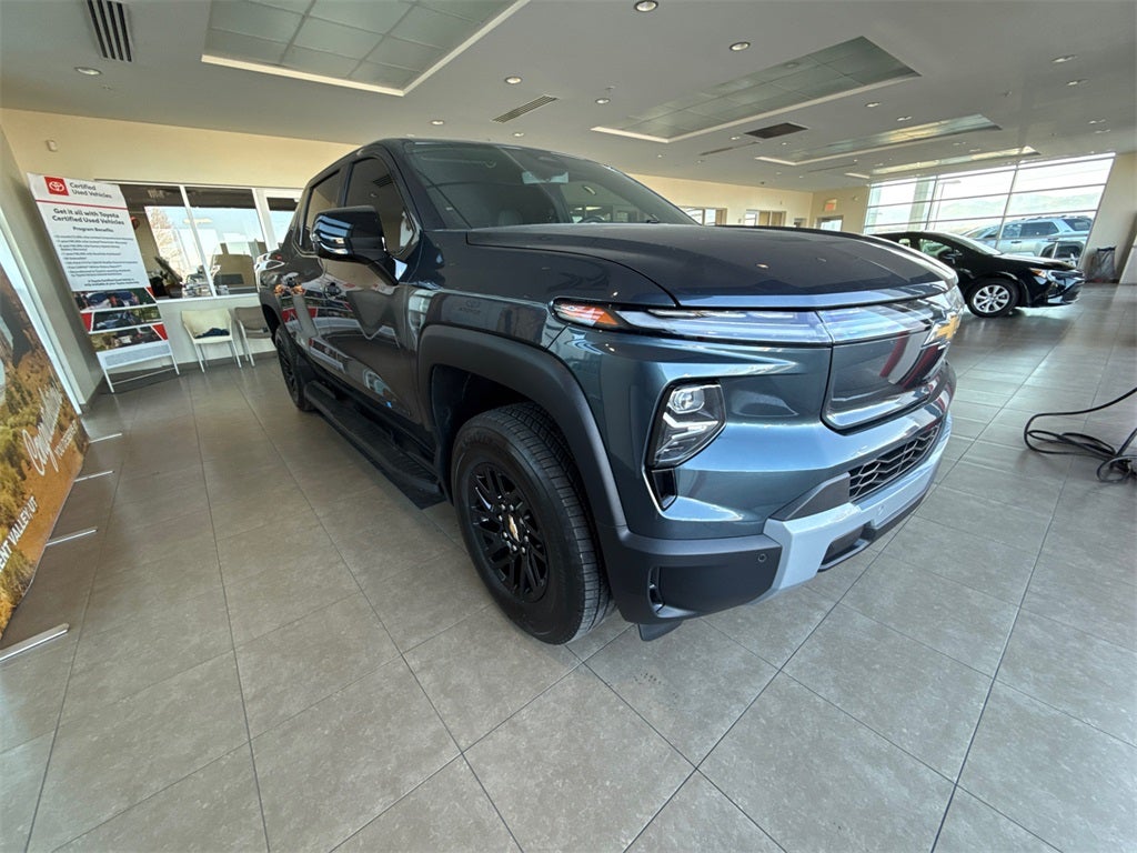 2025 Chevrolet Silverado EV LT