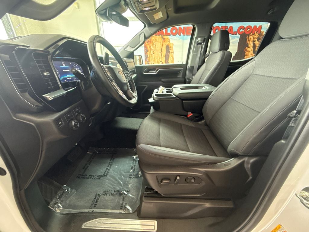 2025 Chevrolet Silverado 1500 LT LT1