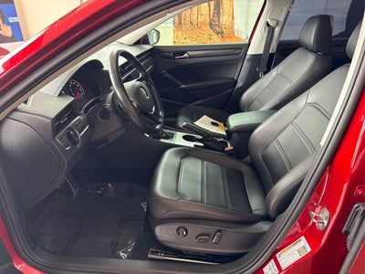 2020 Volkswagen Passat 2.0T R-Line