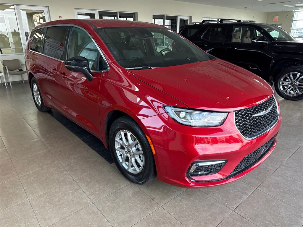 2025 Chrysler Pacifica Select