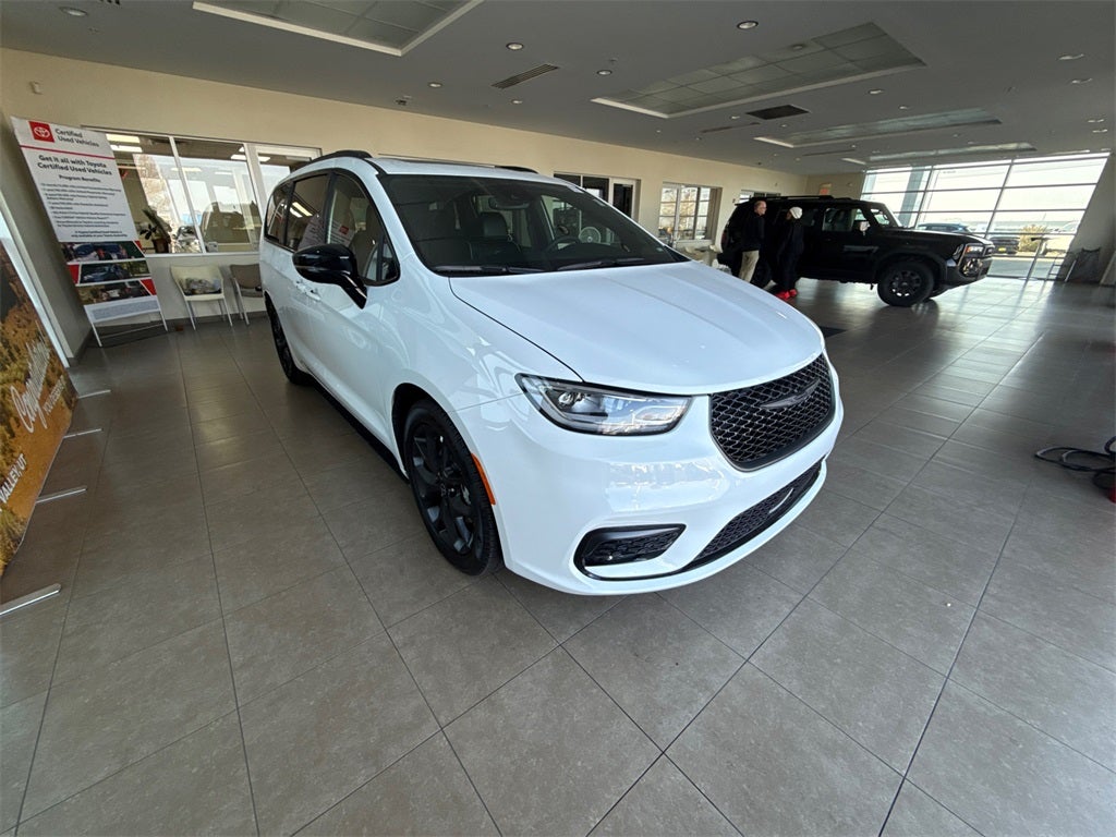 2026 Chrysler Pacifica Limited