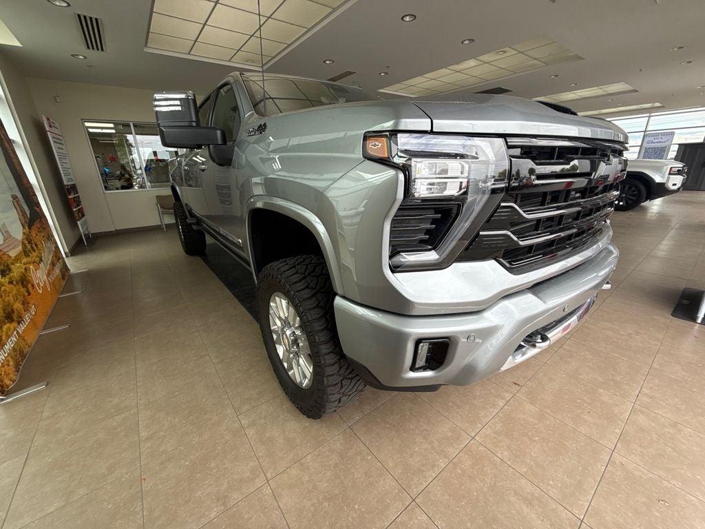 2025 Chevrolet Silverado 3500HD High Country