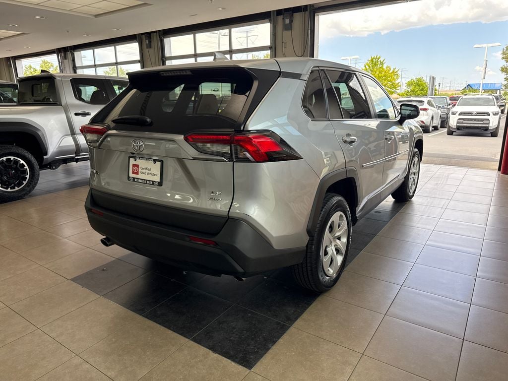 2025 Toyota RAV4 LE
