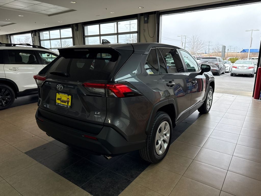 2024 Toyota RAV4 LE
