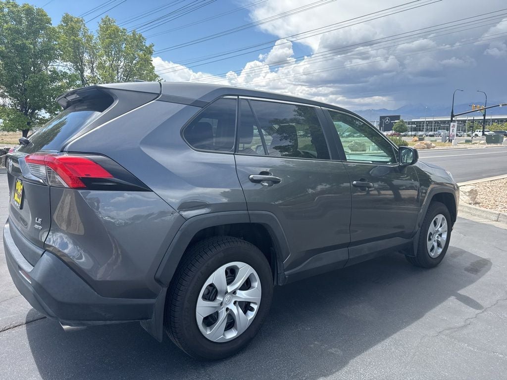 2022 Toyota RAV4 LE