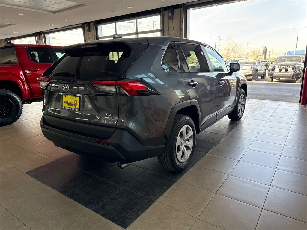 2024 Toyota RAV4 LE