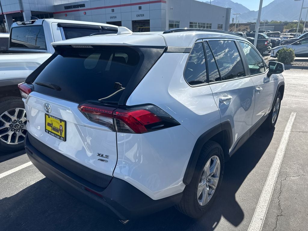 2020 Toyota RAV4 XLE