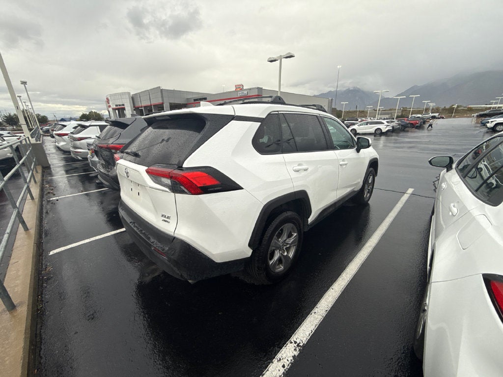 2022 Toyota RAV4 XLE