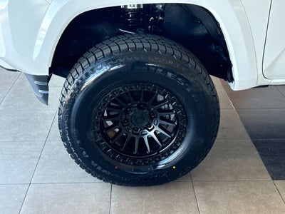 2022 Toyota Tacoma SR V6