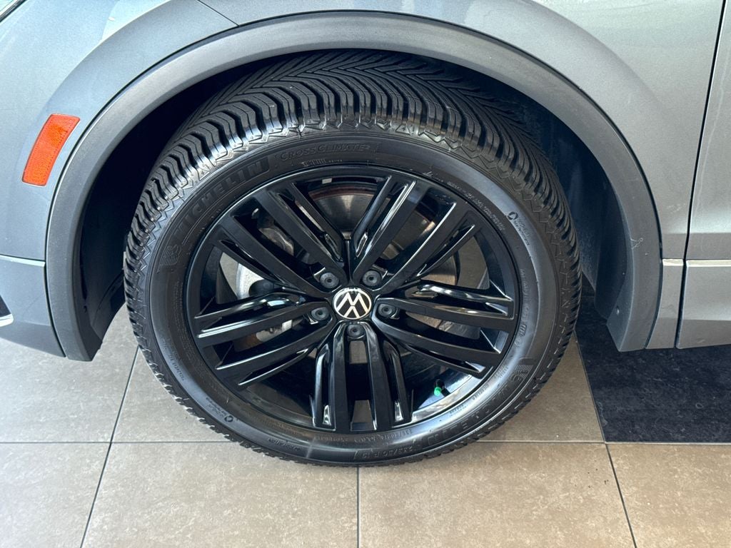 2022 Volkswagen Tiguan 2.0T SE R-Line Black