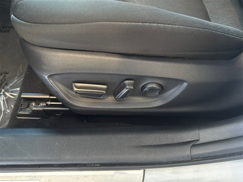 2019 Toyota Camry Hybrid LE