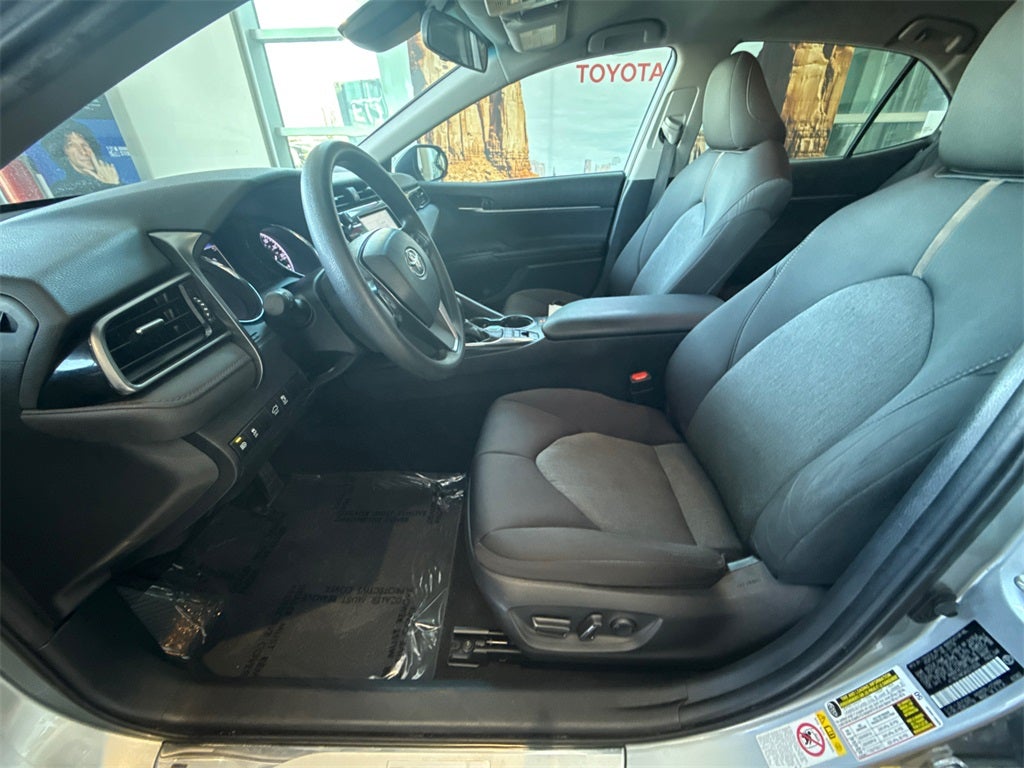 2019 Toyota Camry Hybrid LE