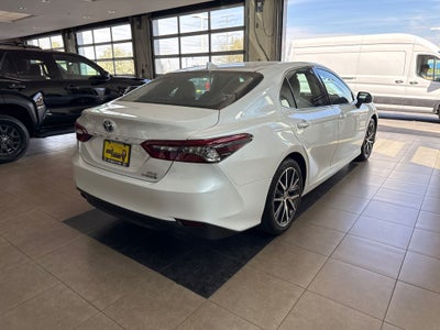 2024 Toyota Camry Hybrid XLE