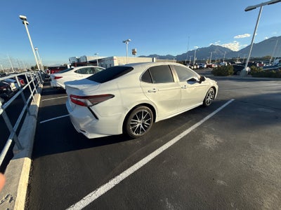 2022 Toyota Camry SE