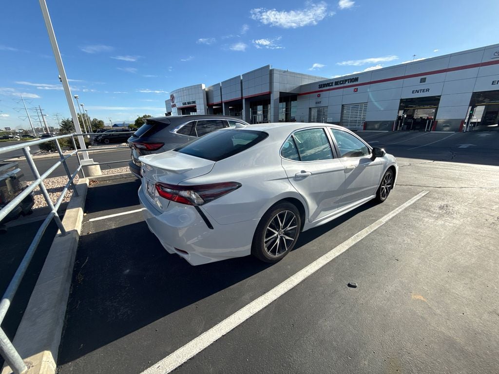 2024 Toyota Camry SE