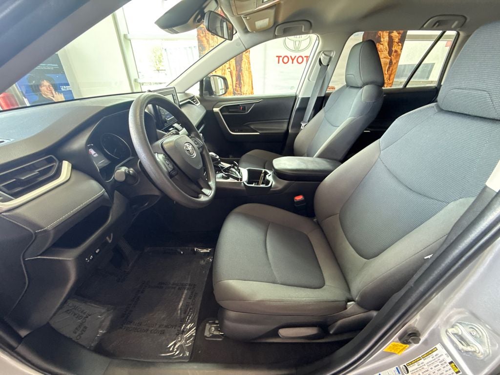 2022 Toyota RAV4 Hybrid LE