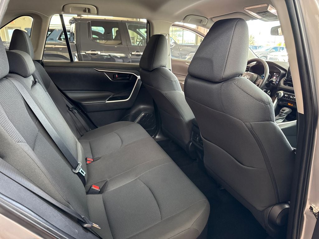 2022 Toyota RAV4 Hybrid LE