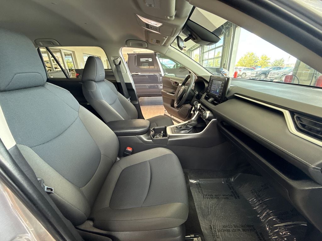 2022 Toyota RAV4 Hybrid LE