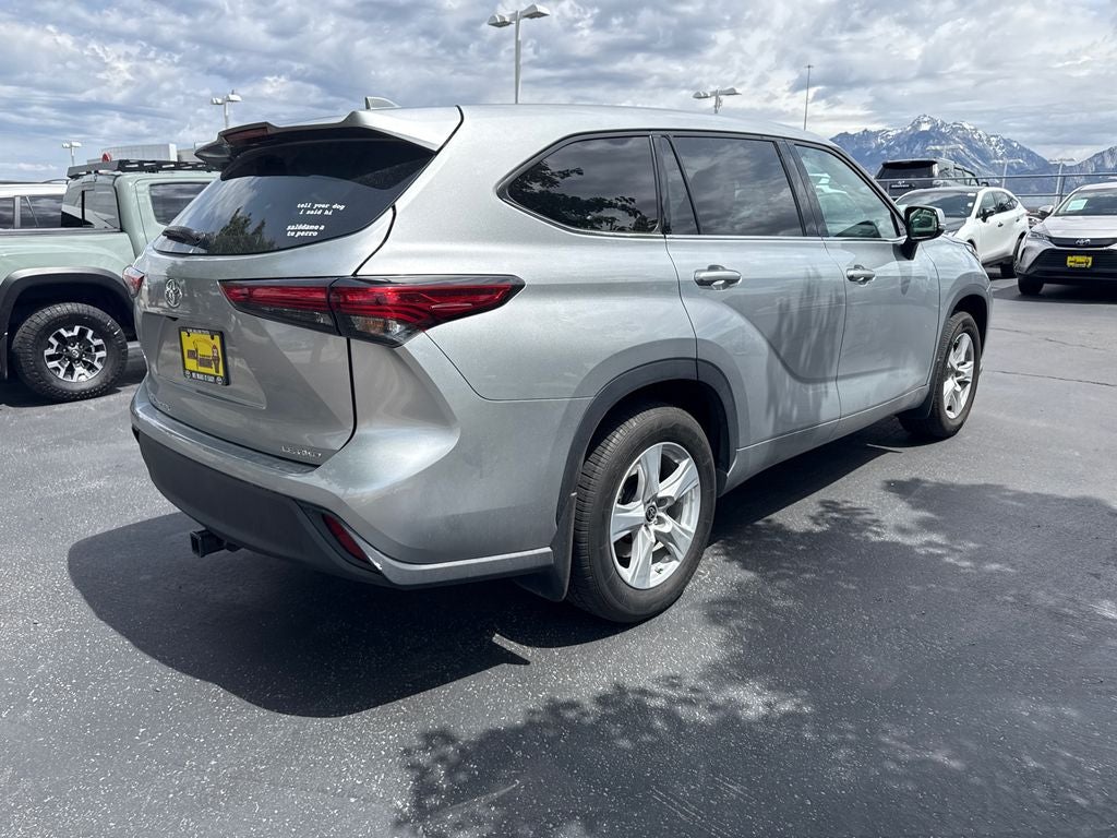 2021 Toyota Highlander LE