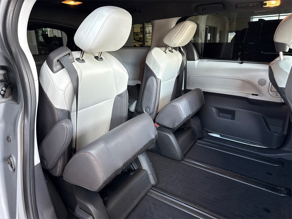 2023 Toyota Sienna XSE 7 Passenger