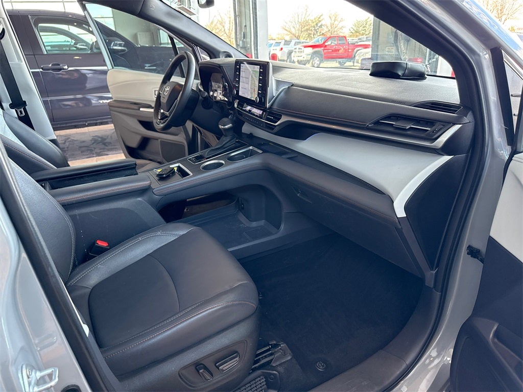 2023 Toyota Sienna XSE 7 Passenger