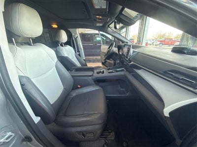 2023 Toyota Sienna XSE 7 Passenger