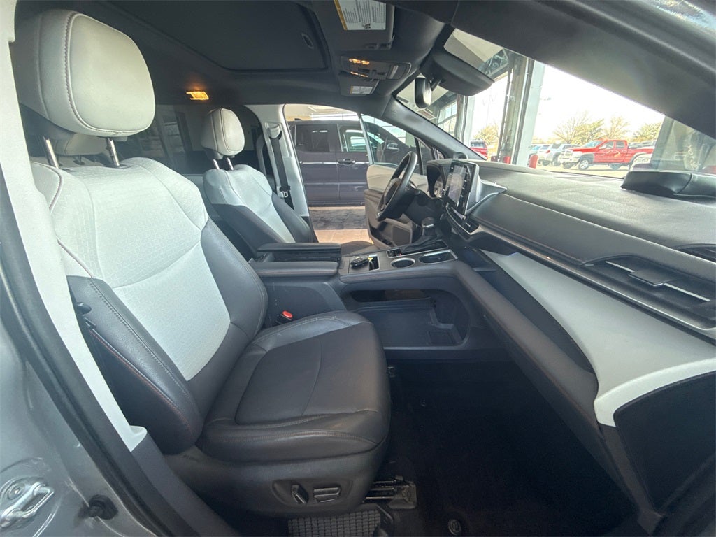 2023 Toyota Sienna XSE 7 Passenger