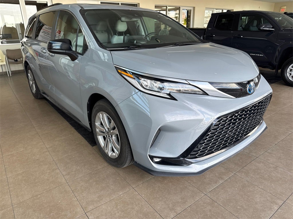 2023 Toyota Sienna XSE 7 Passenger