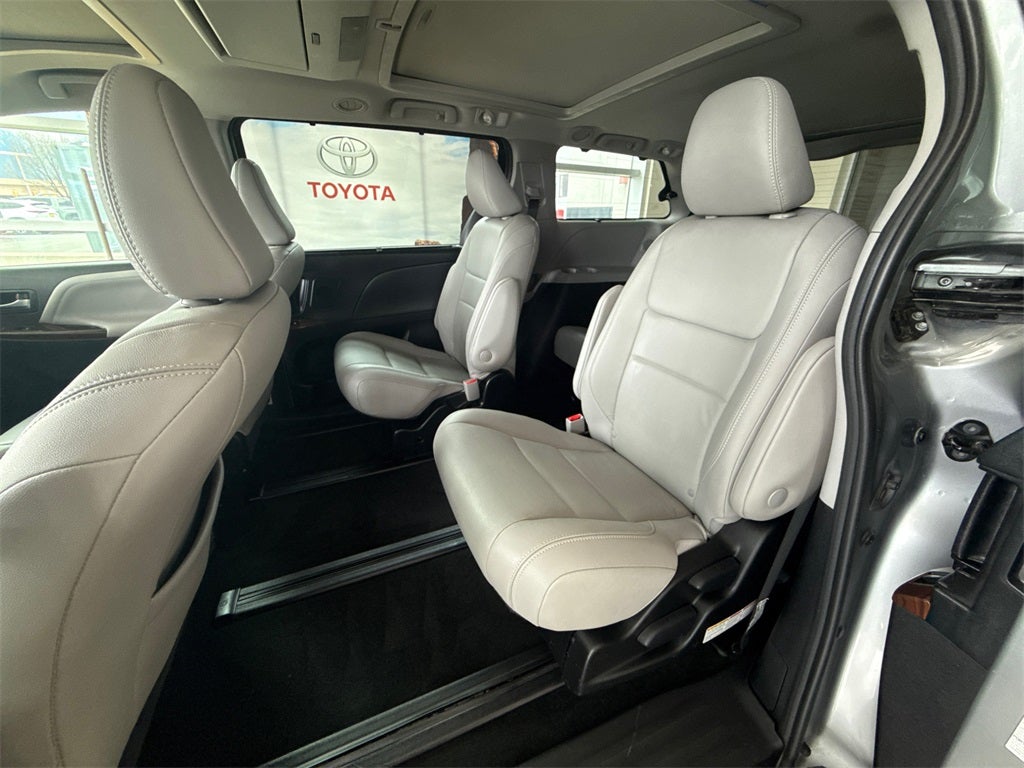 2018 Toyota Sienna Limited Premium 7 Passenger
