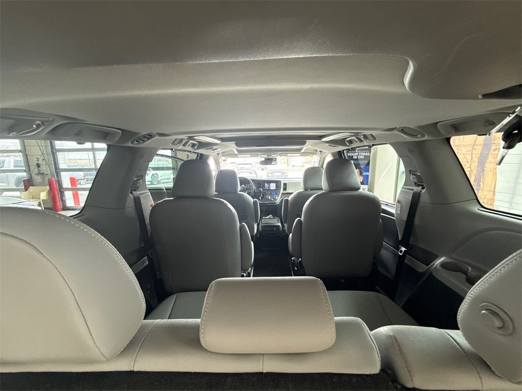2018 Toyota Sienna Limited Premium 7 Passenger