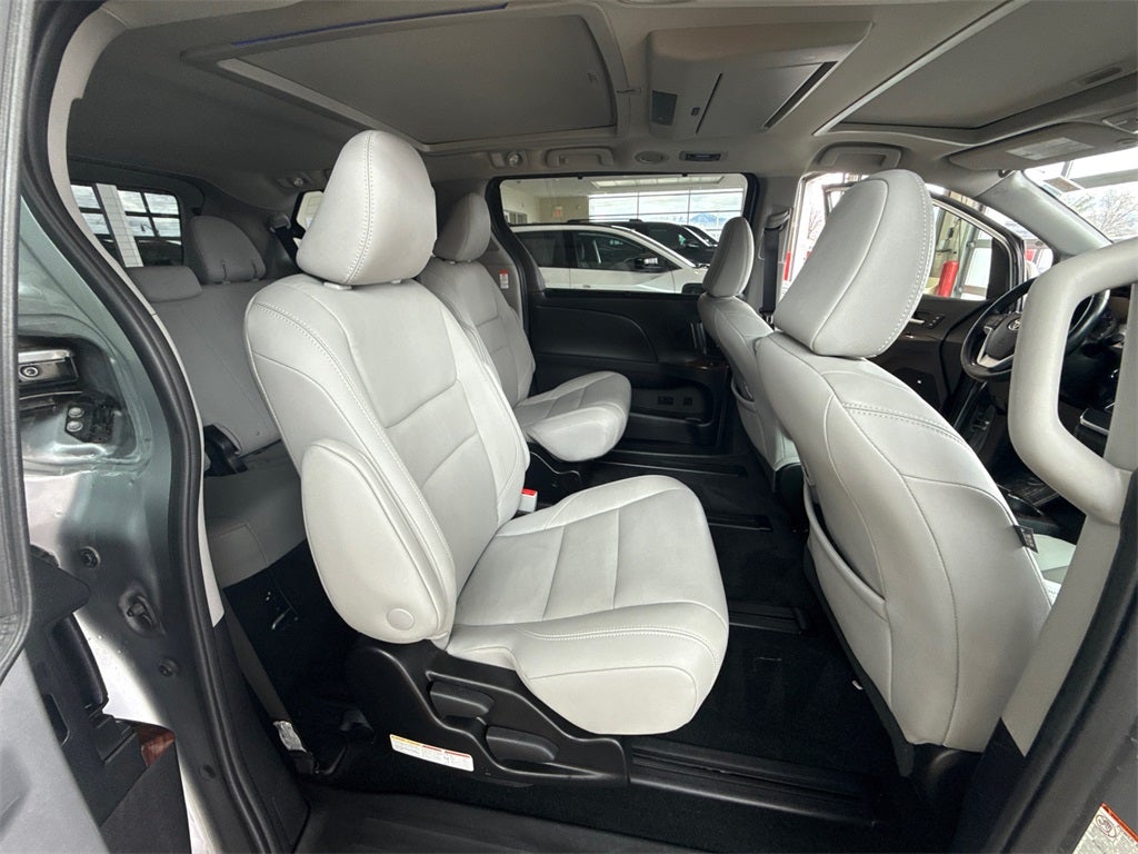 2018 Toyota Sienna Limited Premium 7 Passenger
