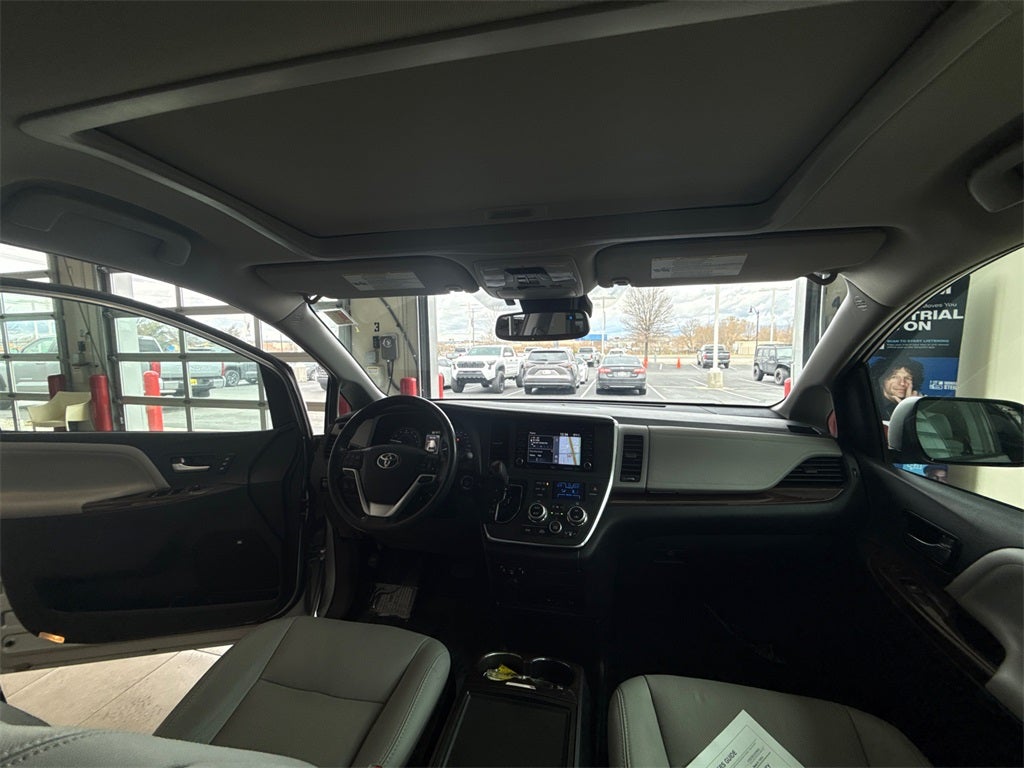 2018 Toyota Sienna Limited Premium 7 Passenger