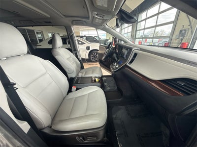 2018 Toyota Sienna Limited Premium 7 Passenger