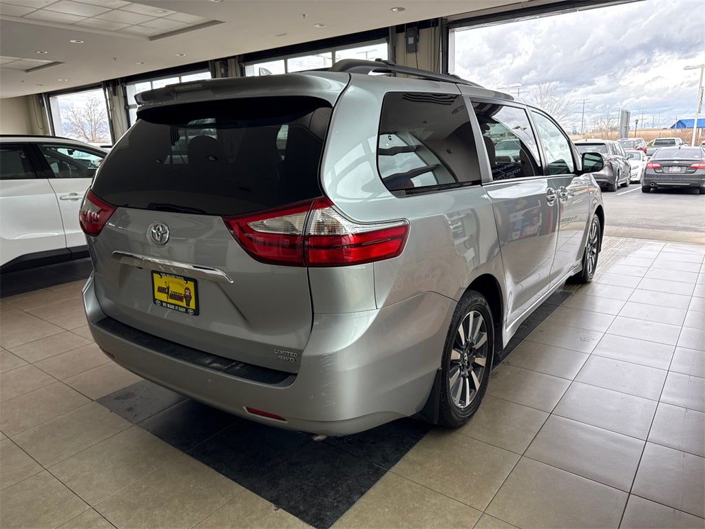 2018 Toyota Sienna Limited Premium 7 Passenger