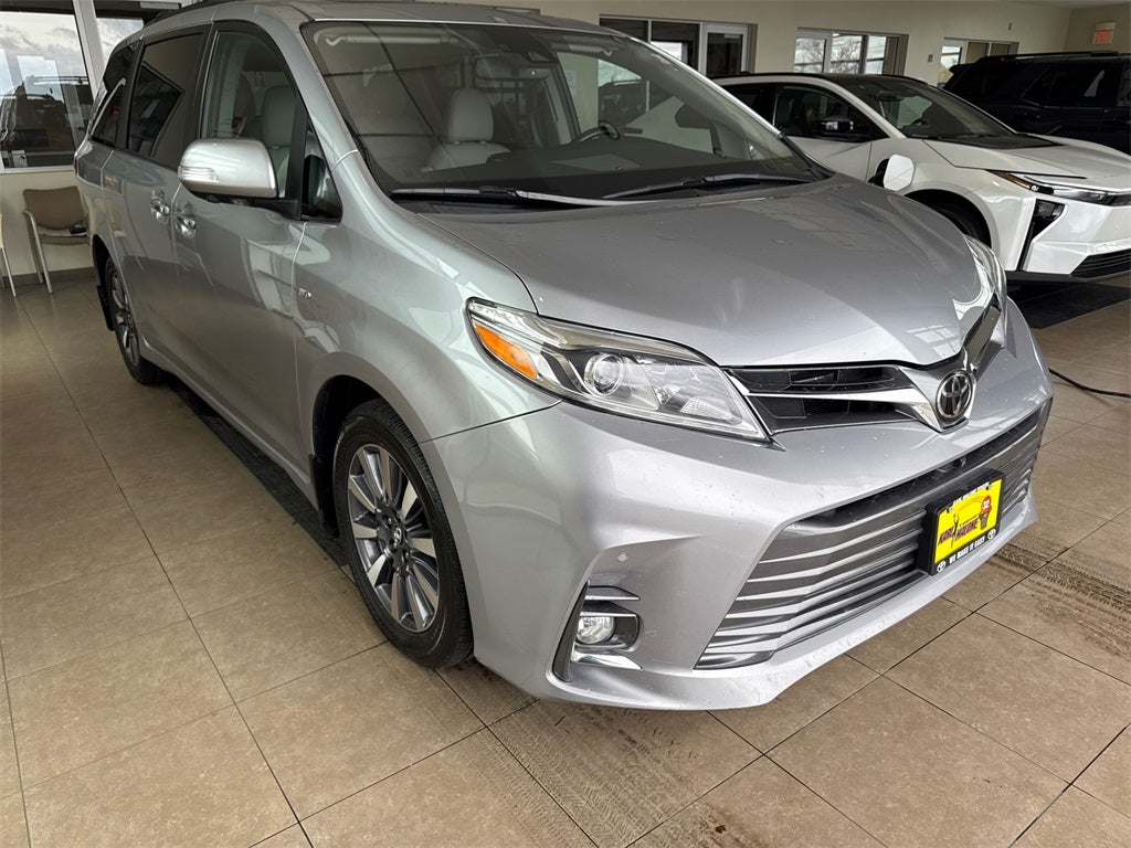 2018 Toyota Sienna Limited Premium 7 Passenger