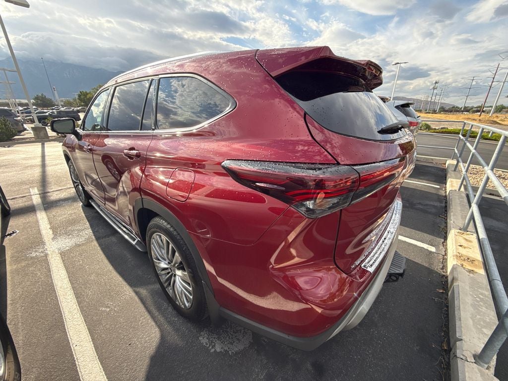 2024 Toyota Highlander Hybrid Platinum