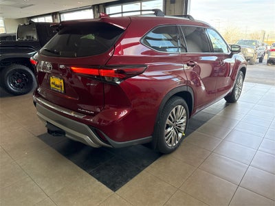 2026 Toyota Highlander Hybrid Platinum