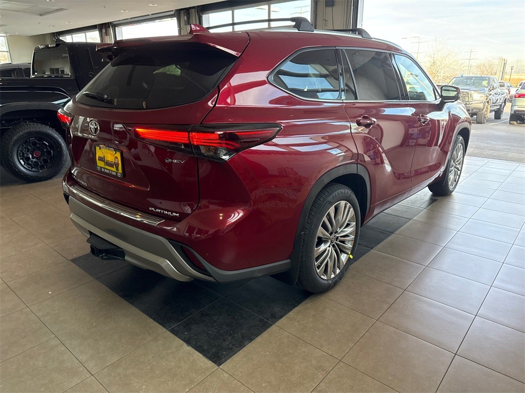 2026 Toyota Highlander Hybrid Platinum