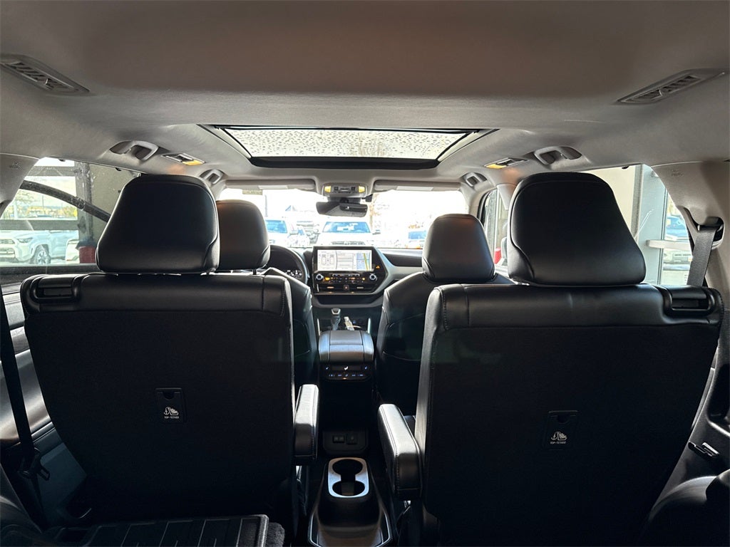 2022 Toyota Highlander Platinum